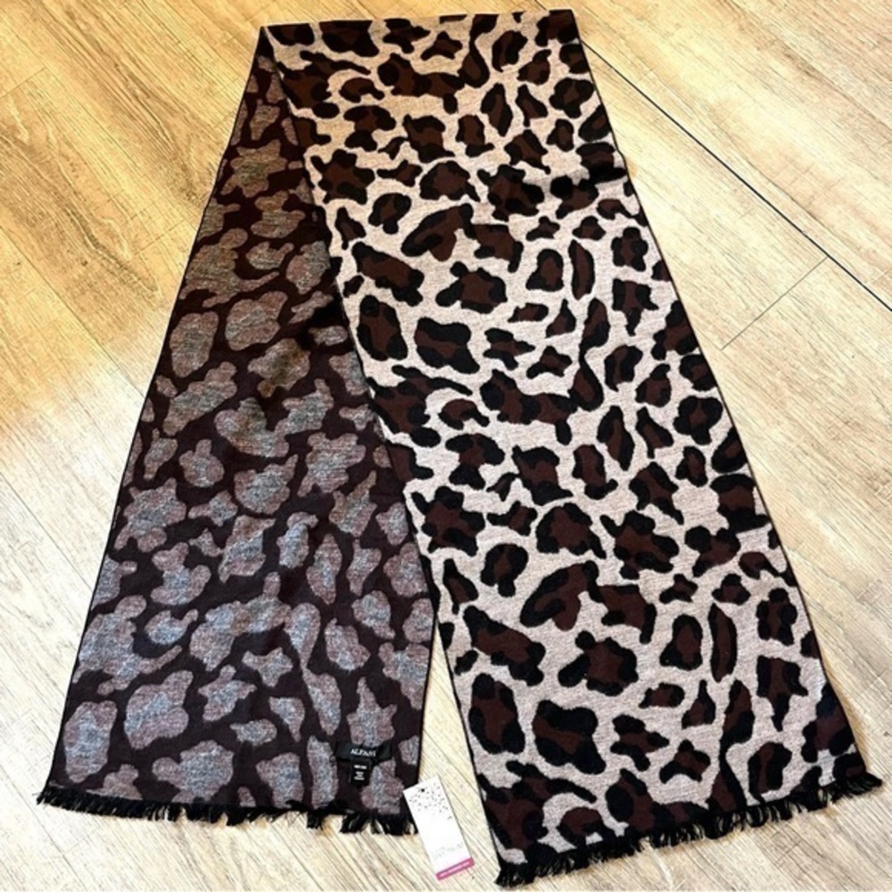NWT Alfani Spectrum 100% Brushed Silk Animal Print Scarf